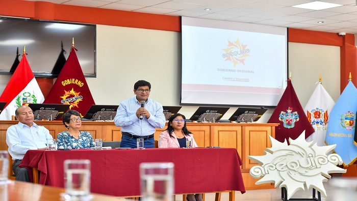 rohel y funcionarios