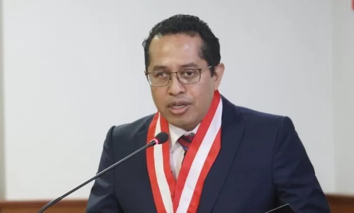 actualidad-perfil-roberto-burneo-nuevo-presidente-jne-n499364-696x418-1089199