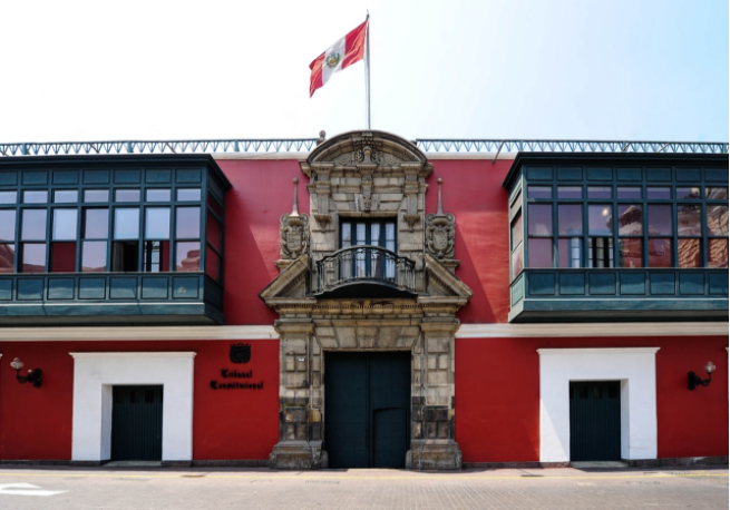 Fachada principal del Tribunal Constitucional.png