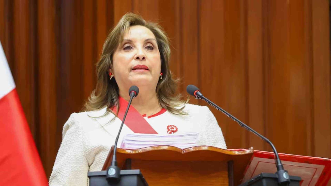 Dina-Boluarte-se-defiende-1