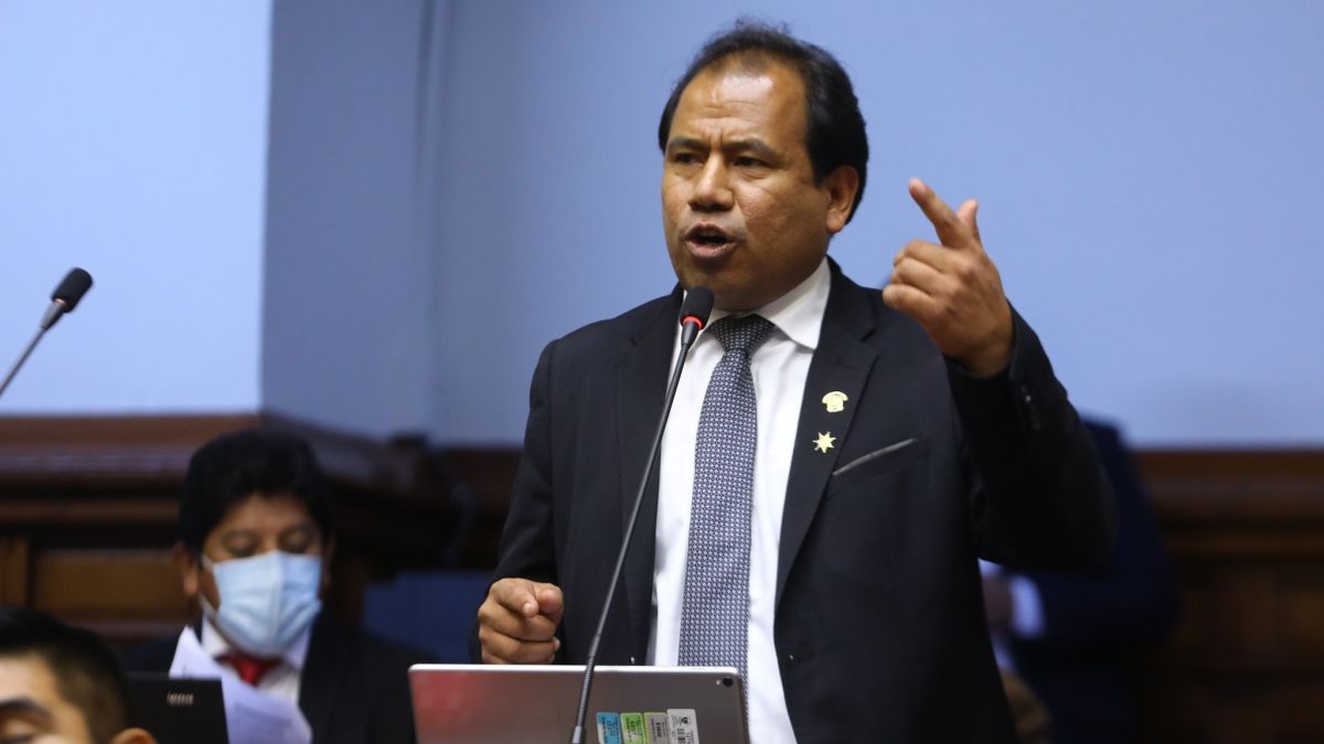 EDGAR-TELLO-EXTRABAJADORA-RECORTE-SUELDO