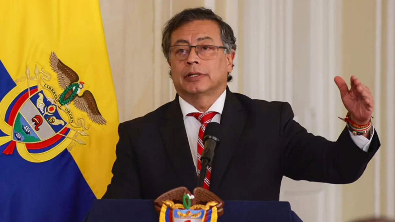 gustavo_petro.jpg_1371701363