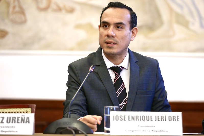 54794592626-59fac6bce1-c