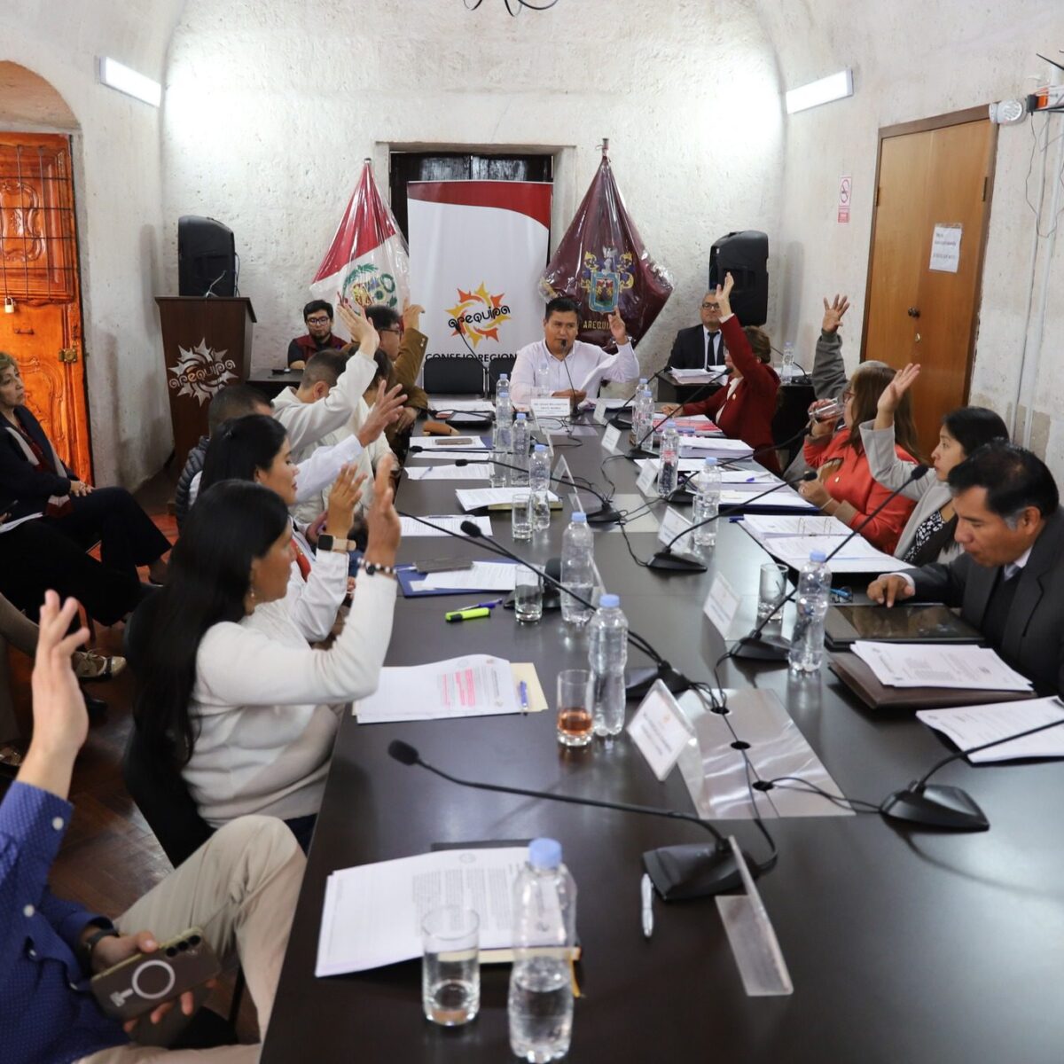 Sesion-del-Consejo-Regional-de-Arequipa-1200x1200-cropped (1)