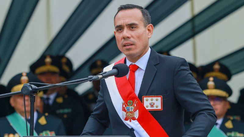 gobierno_promete_mas_capacidades_y_respaldo_a_la_pnp_para_lograr_resultados_que_exige_la_poblacion._foto_presidencia (1)