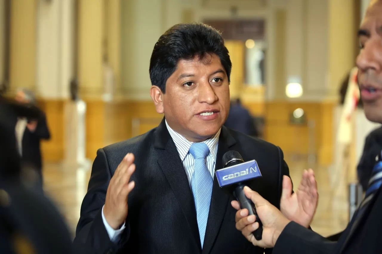 josue-gutierrez-defensor-del-pueblo-andina