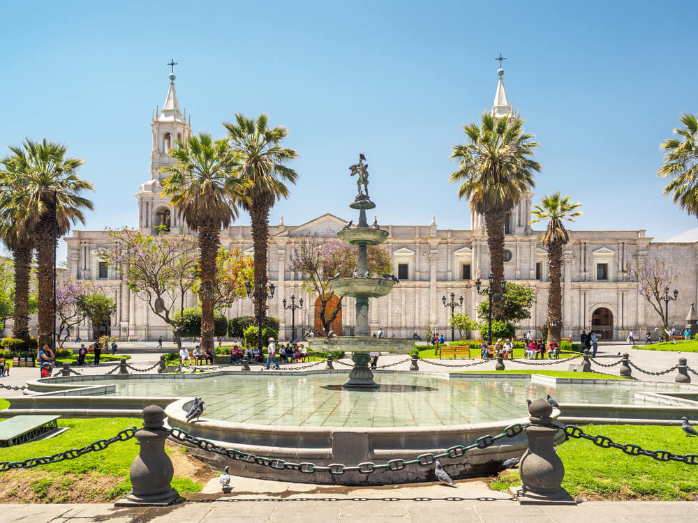 plaza-armas-arequipa.jpg