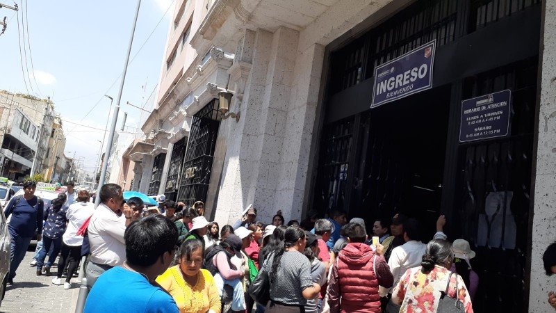 20200107-175936_Arequipa-Largas-colas-se-forman-en-Reniec-para-tramitar-DNI-ante-proximidad-de-elecciones