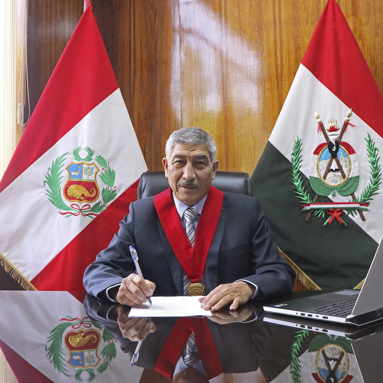 foto-alcalde-procesada-scaled