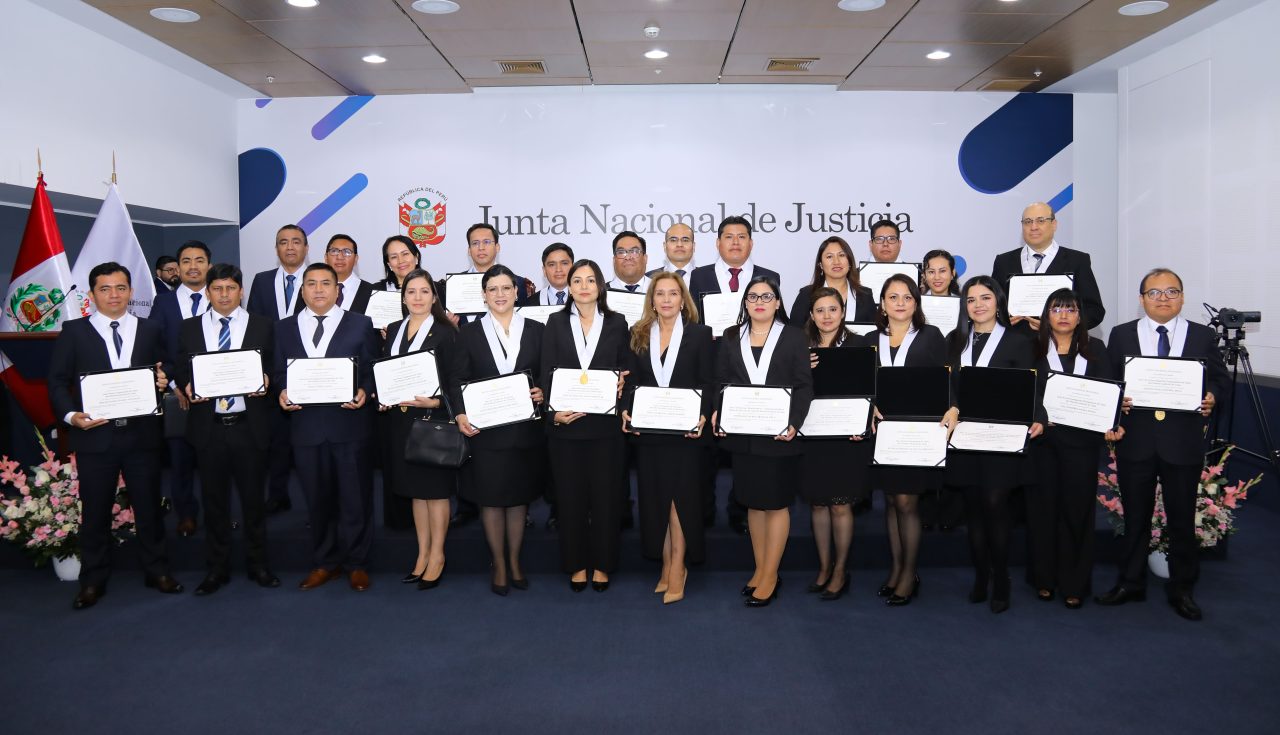1434296-jnj-toma-juramento-a-ochenta-y-tres-nuevos-jueces