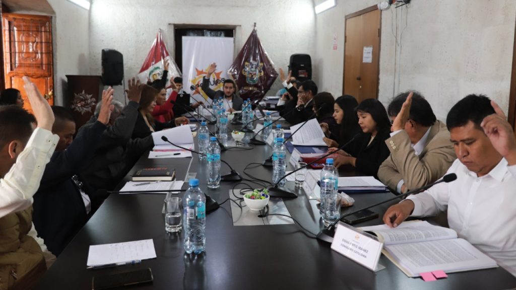 Cinco-candidatos-voceados-para-presidir-del-Consejo-Regional-de-Arequipa-1024x576 (1)
