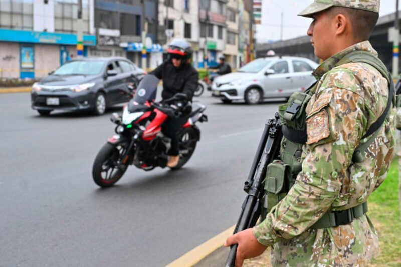 militares-calle-estado-emergencia-800x533 militares-calle-estado-emergencia-800x533