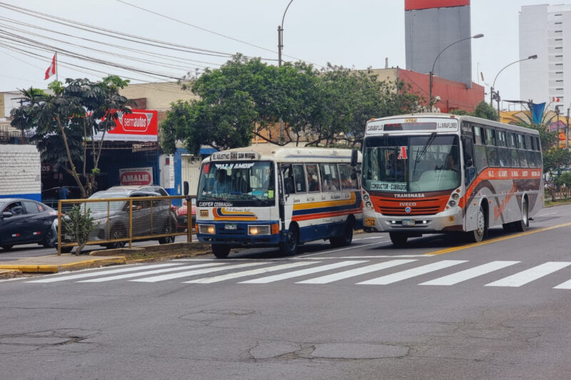 transportistas-suben-precios-pasajes-gasolina.jpg-800x533