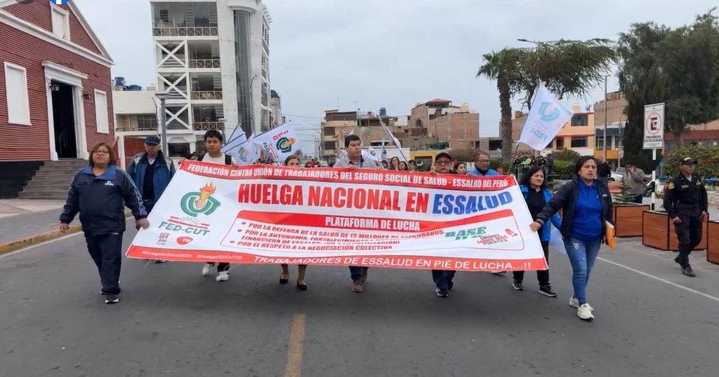 Huelga-nacional-trabajadores-EsSalud-ILO-16072025-2 (1)