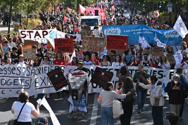 marchas-estudiantes-paris-3-768x511