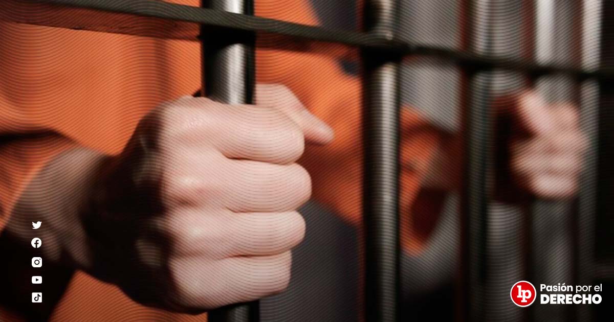 preso-prision-preventiva-eencarcelado-esposado-reo-carcelero-LPDerecho preso-prision-preventiva-eencarcelado-esposado-reo-carcelero-LPDerecho
